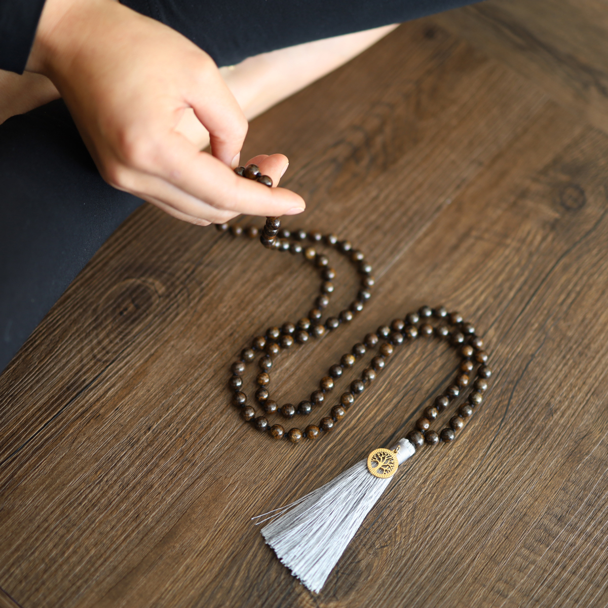 COAI Collana Mala Buddista 108 Perle Di Bronzite Annodate Con Nappa E 