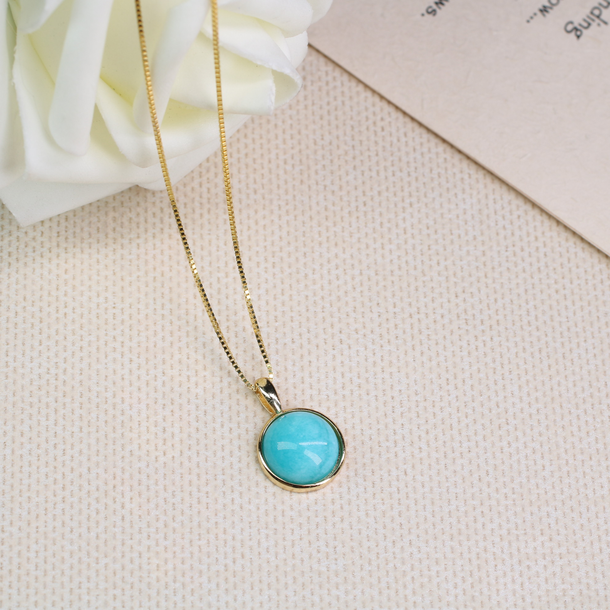 round stone pendant necklace