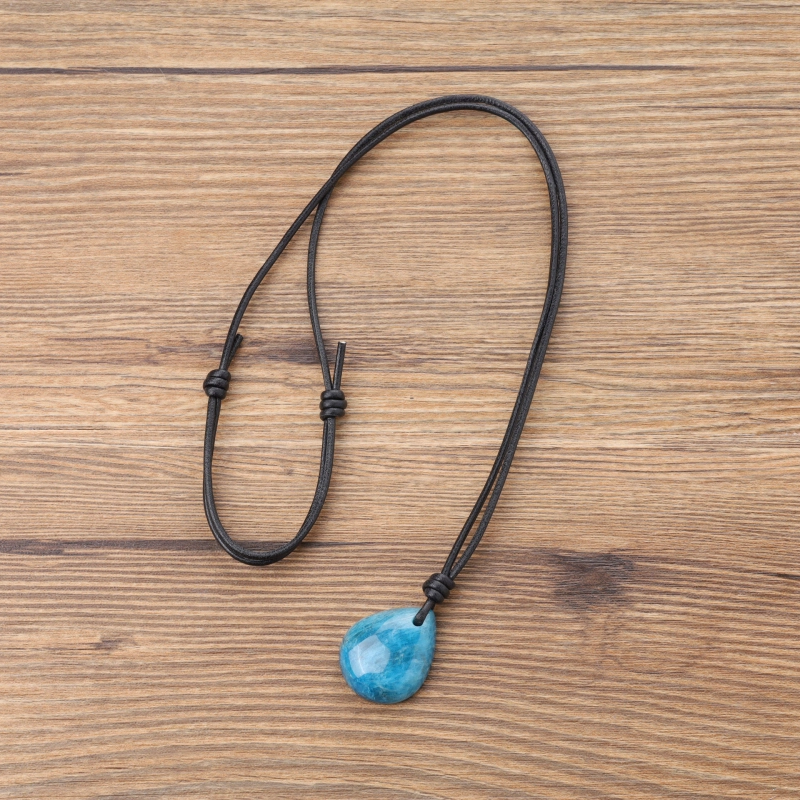 PIERRETOILES - Pendentif Goutte Avec Lacet Cuir (JADE