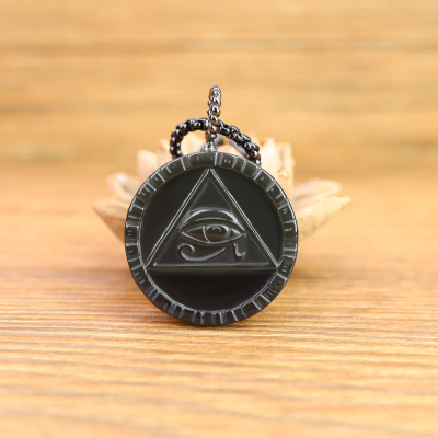 pendentif œil de Râ en obsidienne