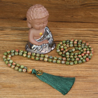 collier mala en unakite