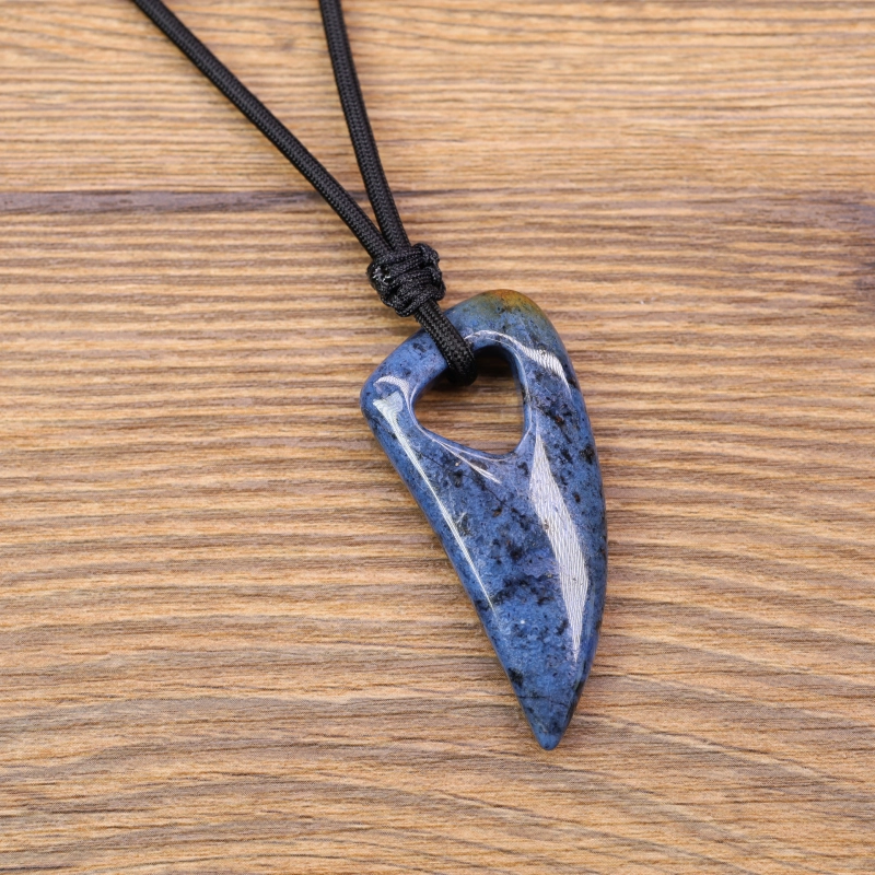 COAI-アフリカンブルーストーン-オオカミのキバ-開運お守り